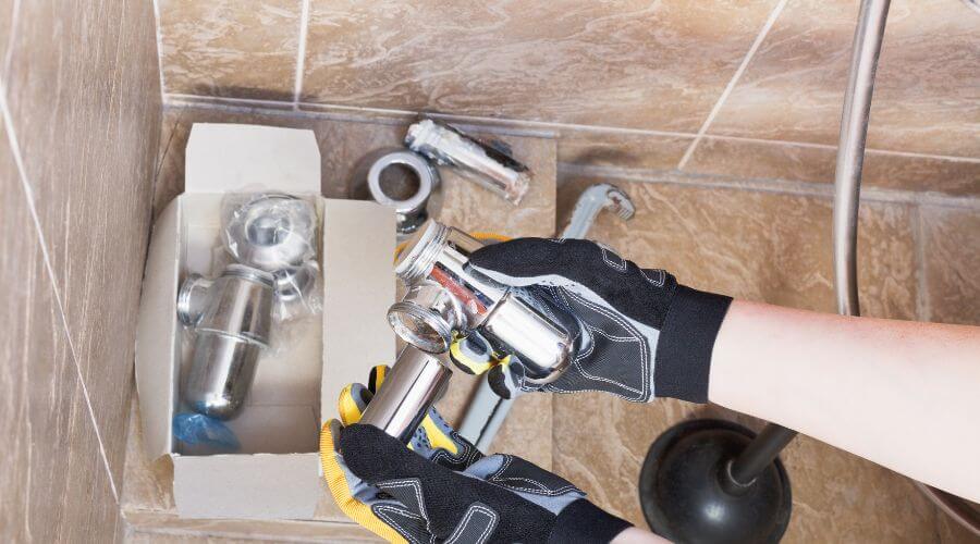 Professional gutter cleaning in Weed, CA